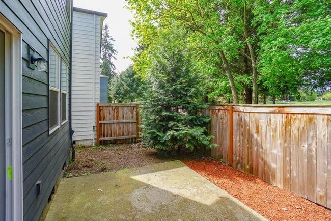 Building Photo - 5824 NE 80th Ct