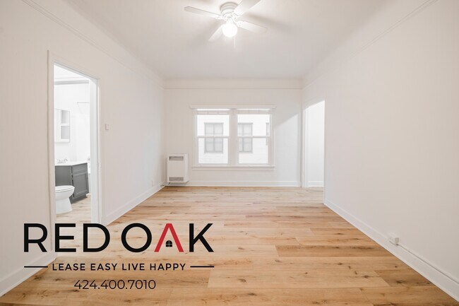 Building Photo - 454 S Catalina St