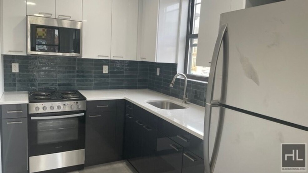 BRAND NEW CONSTRUCTED MODERN 1 BEDROOM w/ LARGE BALCONY /PRIME CROWN HEIGHTS - BRAND NEW CONSTRUCTED  MODERN  1 BEDROOM w/ LARGE BALCONY /PRIME CROWN HEIGHTS