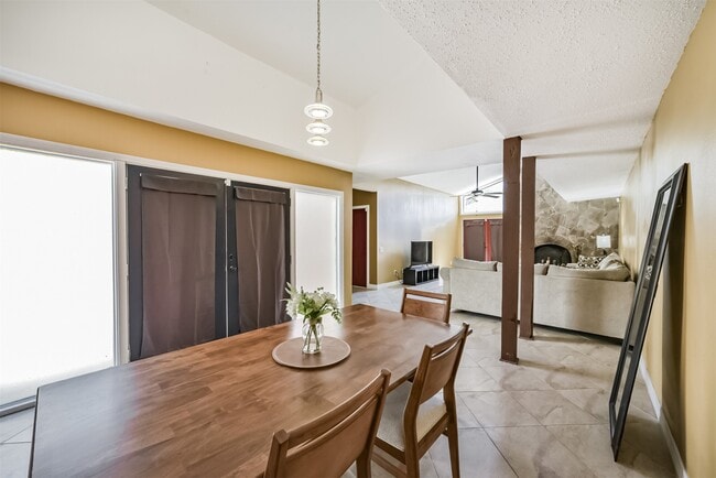 Building Photo - 4708 N Cashel Cir
