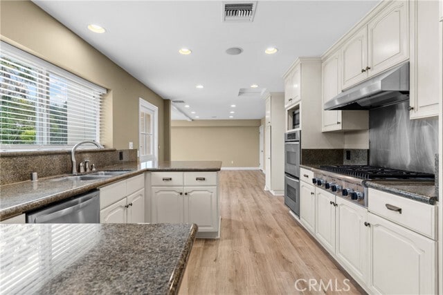 Building Photo - 28605 Quailhill Dr