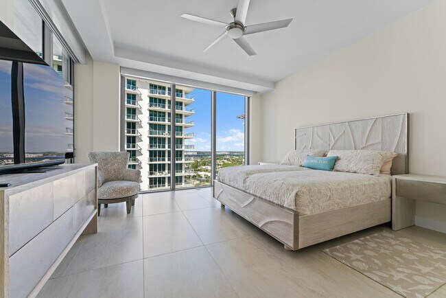 Building Photo - 3100 N Ocean Dr