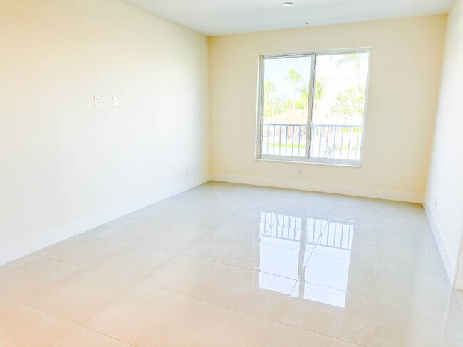 Building Photo - 15901 I