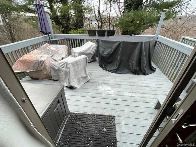 Building Photo - 18 Brewster Woods Dr