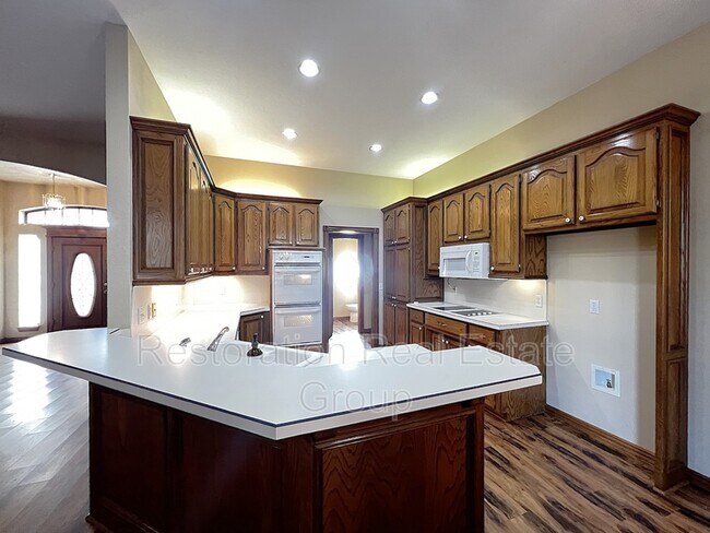 Building Photo - 113 S Mustang Rd