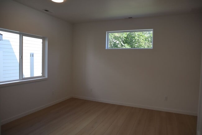 Building Photo - Home Downtown CDA!