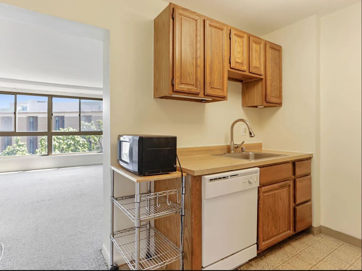 Building Photo - 922 24th St NW