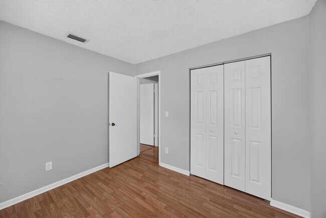 Building Photo - 328 Palos Ct