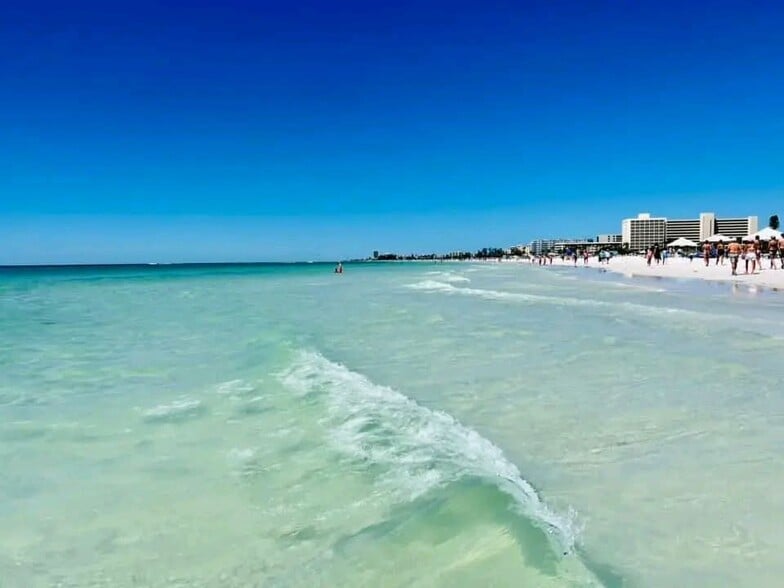 Building Photo - 1055 W Peppertree Dr