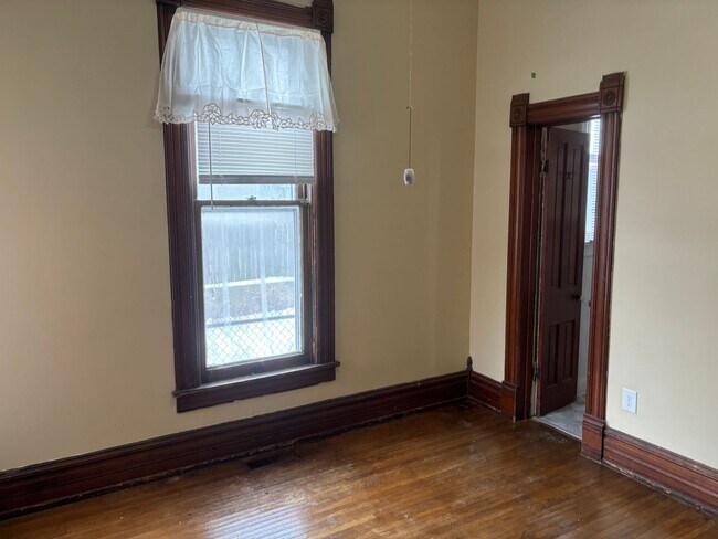 Building Photo - 420 Platt St