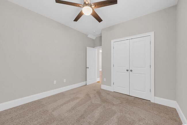Building Photo - 1758 Edgewood Dr