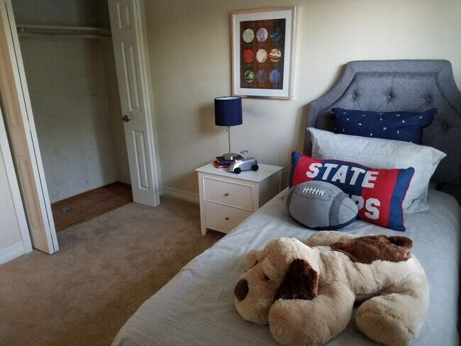 Building Photo - Beautiful 3 bed 2 bath Cambrian home in a ...