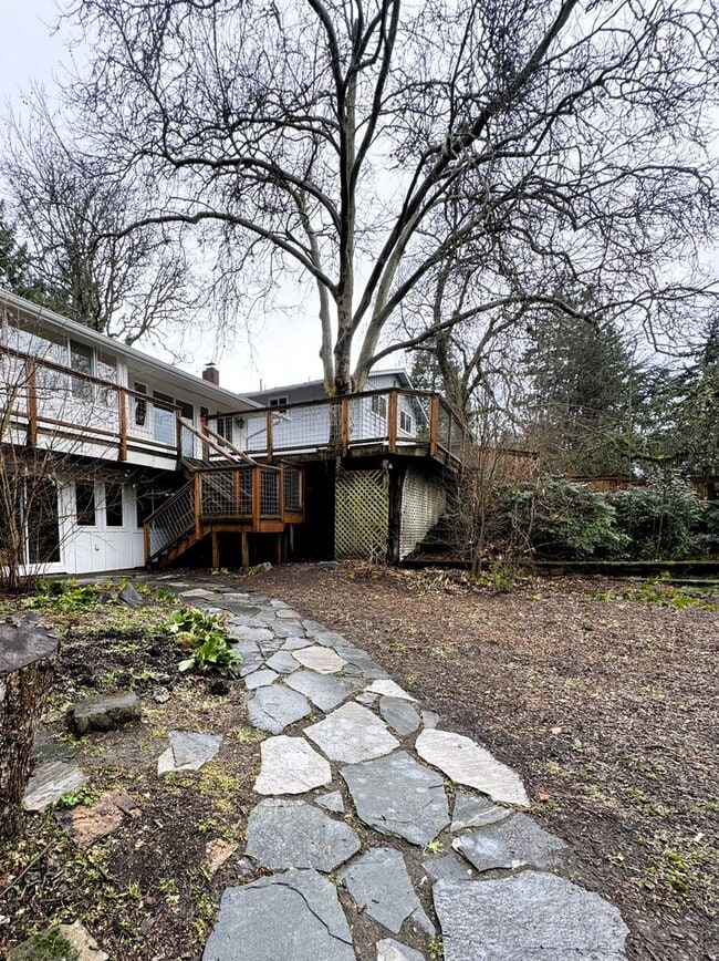 Building Photo - 5-Bed, 3-Bath in South Eugene