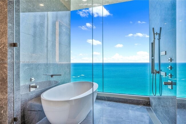 Building Photo - 17901 Collins Ave