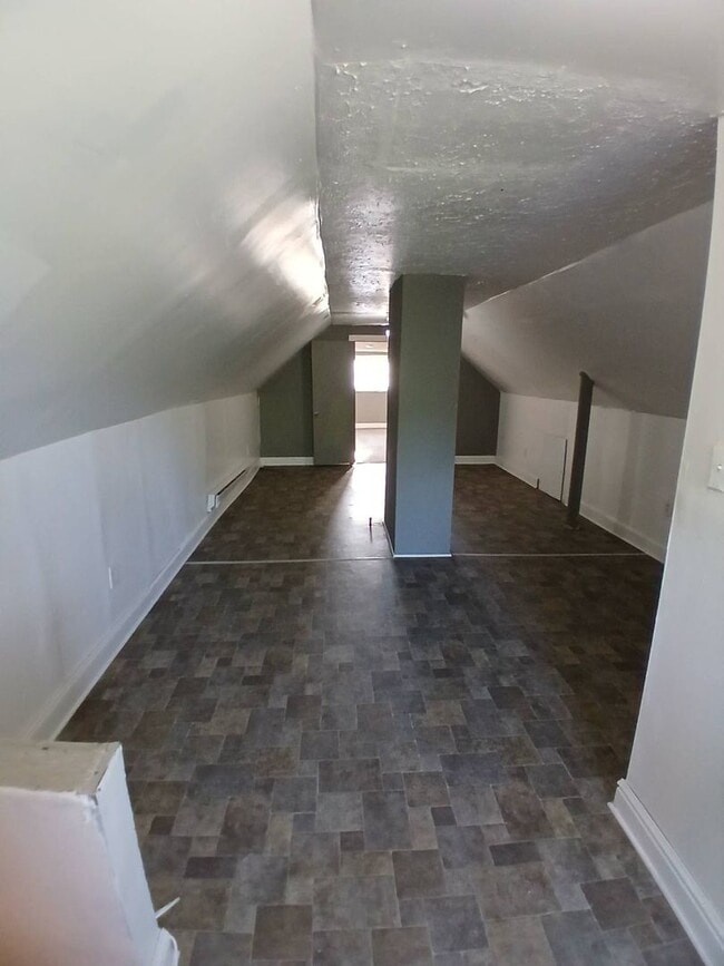 Building Photo - 3277 E 146th St