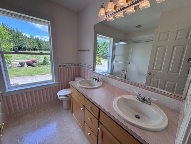 Building Photo - Gorgeous Home on 23 Acres Includes 22x32 S...