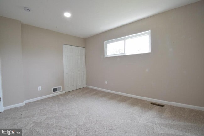 Building Photo - 13602 Athania St