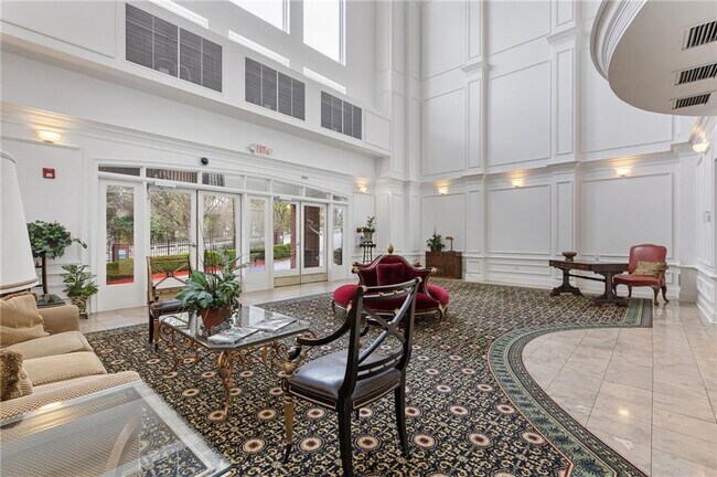 Building Photo - 3275 Lenox Rd NE