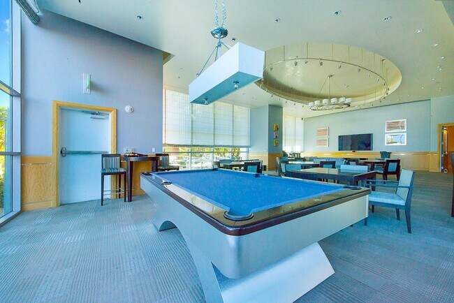Building Photo - Turnberry Towers East 1507