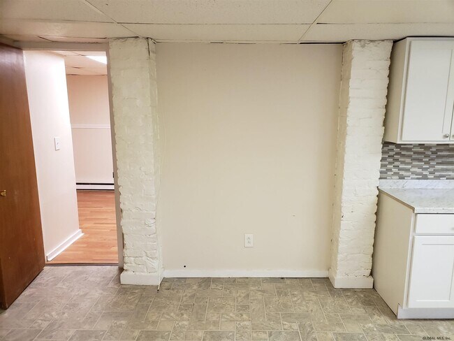 Building Photo - 718 East St