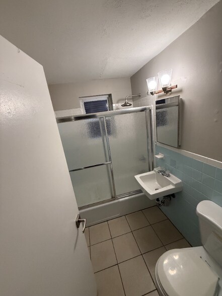 Building Photo - 152 Brook St