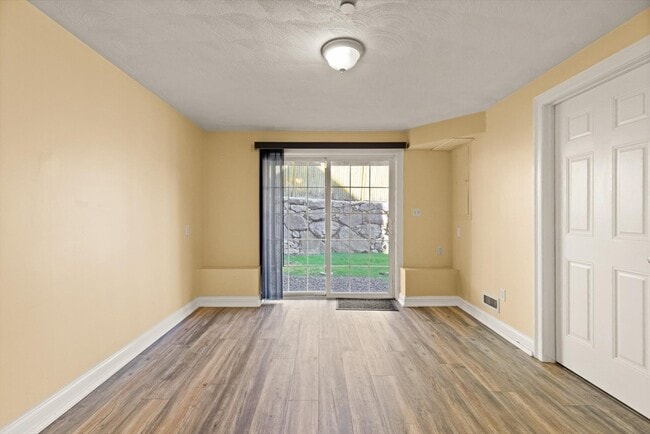 Building Photo - 9 Nirvana Dr