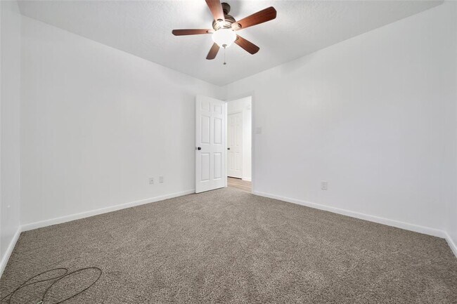 Building Photo - 9 Wind River Ct