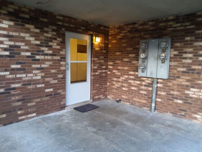 Building Photo - 3029 Mimosa St