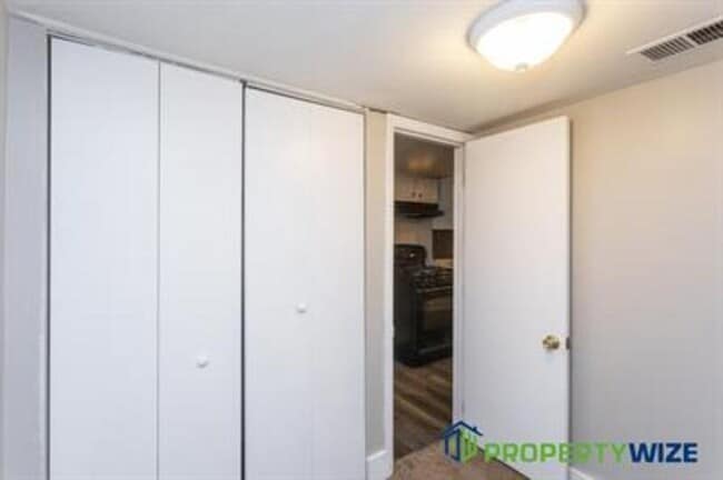 Building Photo - 2017 St Paul St