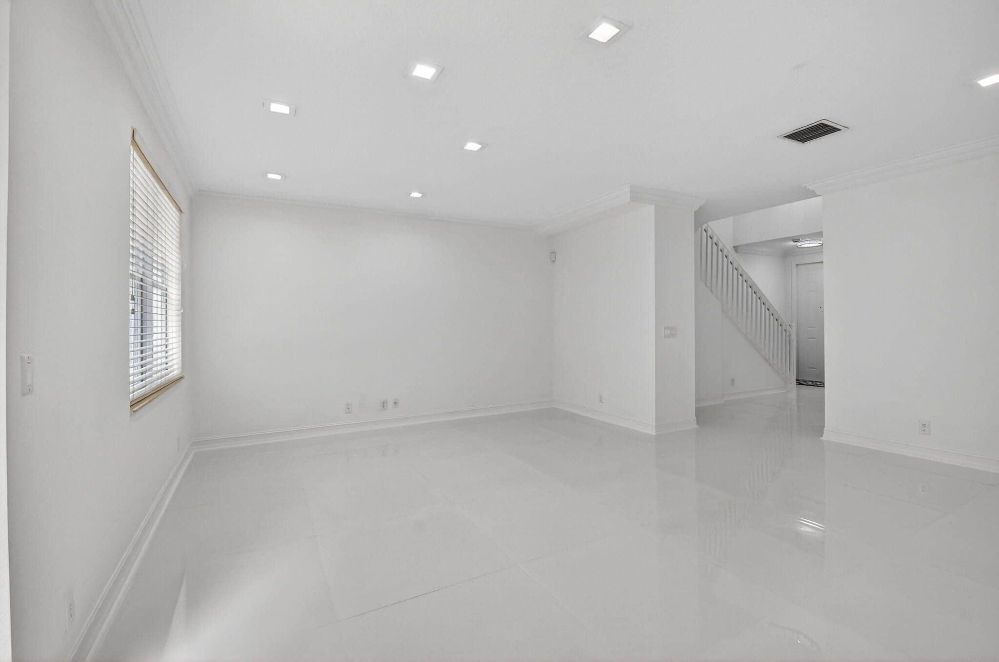Building Photo - 16081 Poppyseed Cir
