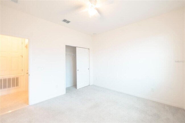 Building Photo - 2203 Pigeon Plum Dr