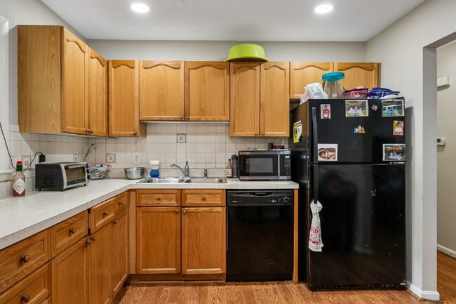 Building Photo - Charming and updated single-family home in a convenient Woodbridge location!