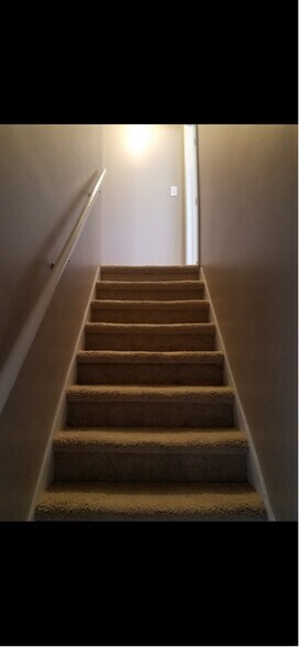 Building Photo - 605 George St