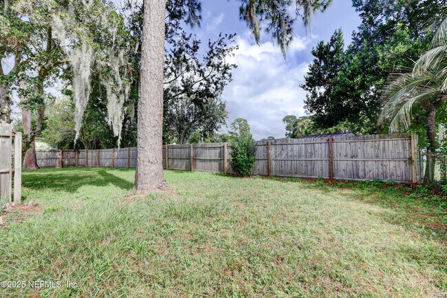 Building Photo - 803 Barbados Rd