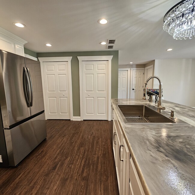 Building Photo - 4430 Emmons Rd