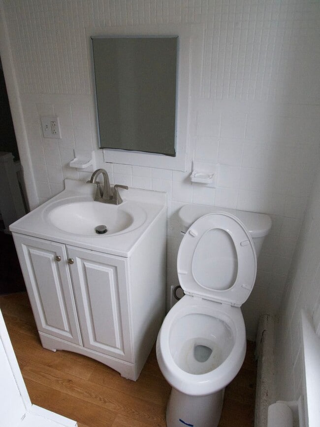 Building Photo - Spacious 4-Bedroom, 1- Bathroom Row home in Allentown – Section 8 Encouraged to Apply!