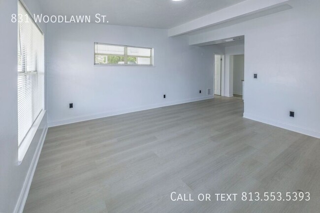 Building Photo - 831 Woodlawn St