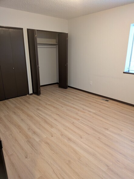 Building Photo - 1406 W Cora Ct