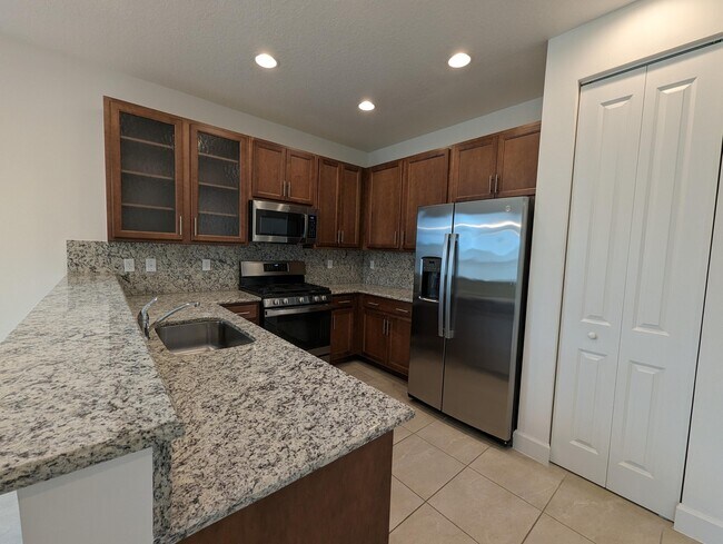 Building Photo - 13541 SW Oceanus Blvd