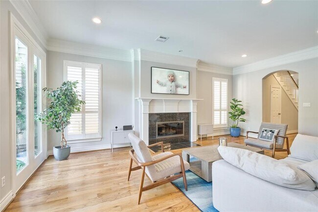 Building Photo - 4028 Gramercy St