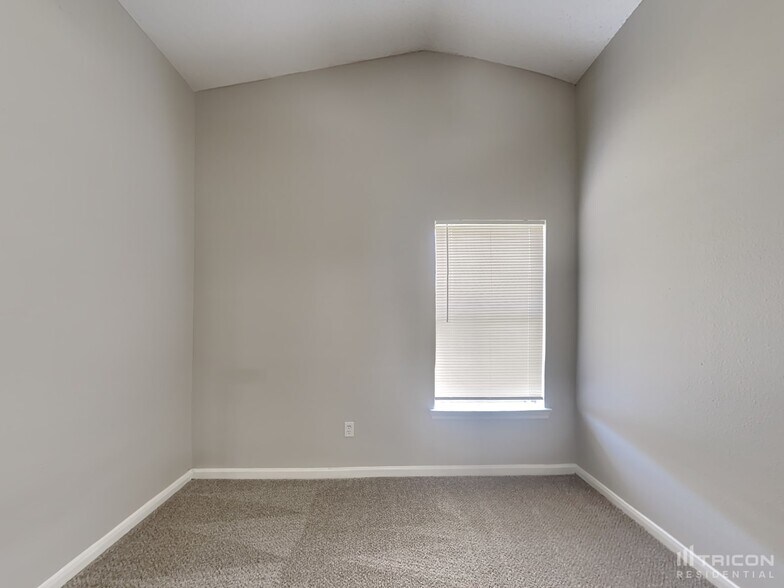 Building Photo - 3254 Kelling St