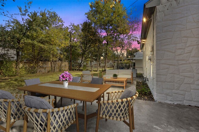 Building Photo - 3811 Luca St