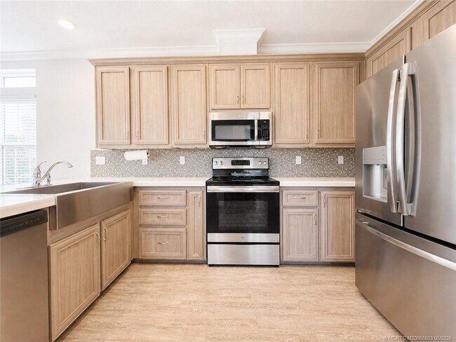 Building Photo - 252 NE Ebbtide Way