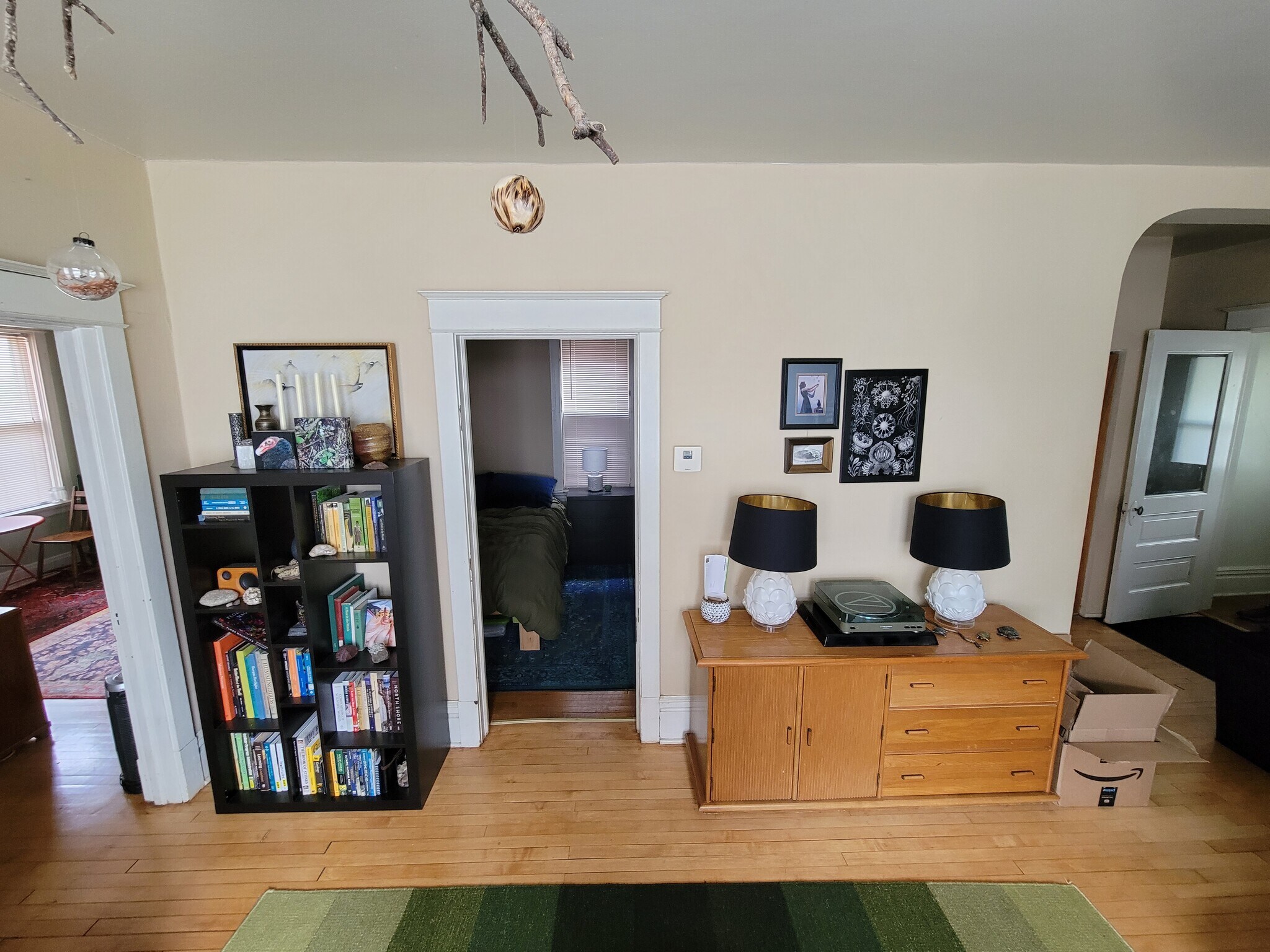 Building Photo - 1127 E 6th St