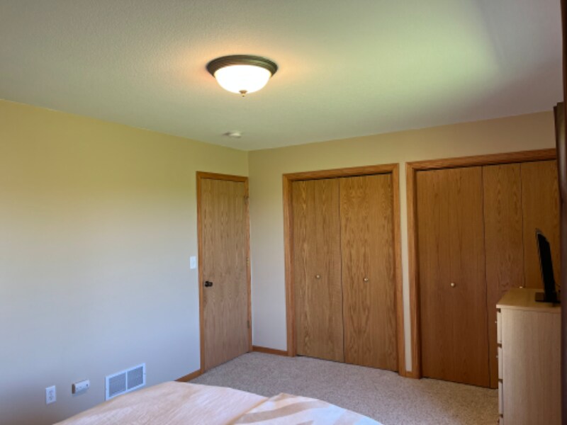 Building Photo - 2922 Kenosha Dr NW