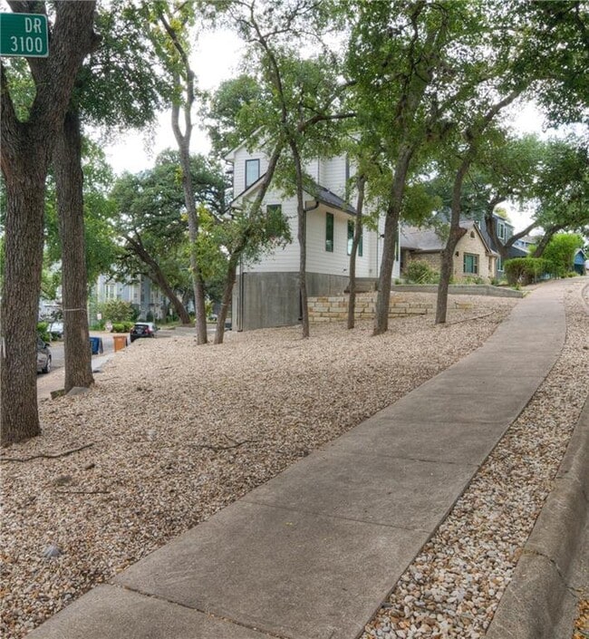 Building Photo - 3111 Walling Dr