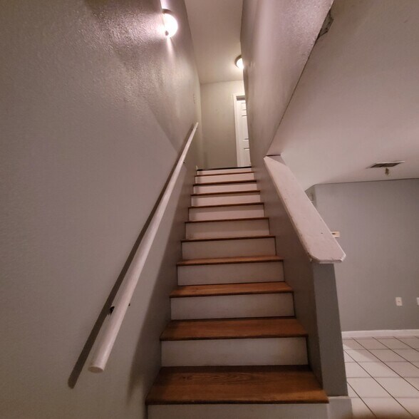 Stairwell - 3409 Golden Dr