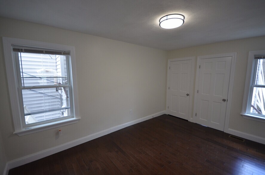 Building Photo - 130 Brooks St