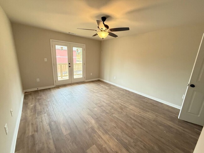 Building Photo - 4 Bedroom/4 Bath House off of Will Hunter Road! Pre-leasing Now!