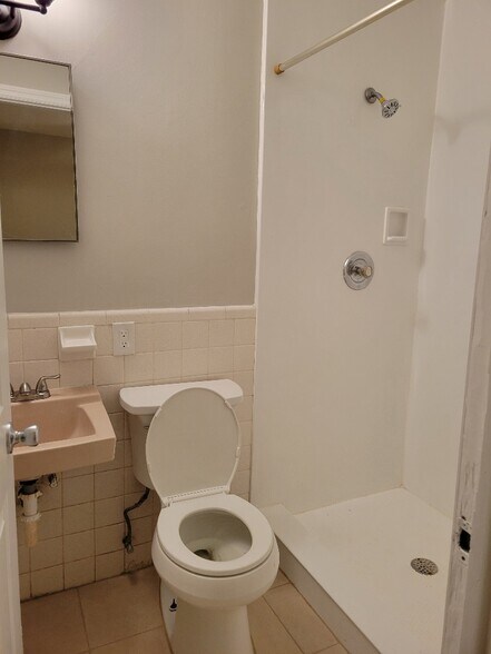 Building Photo - 221 Cape Coral Pky E